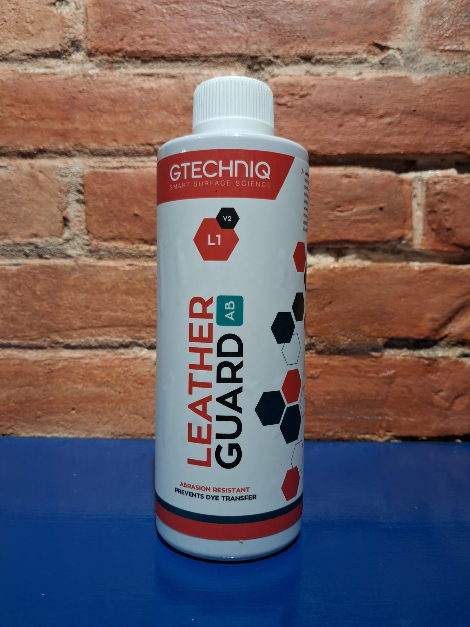 Image of Gtechniq L1 Leather Guard Anti Bacterial 500ml